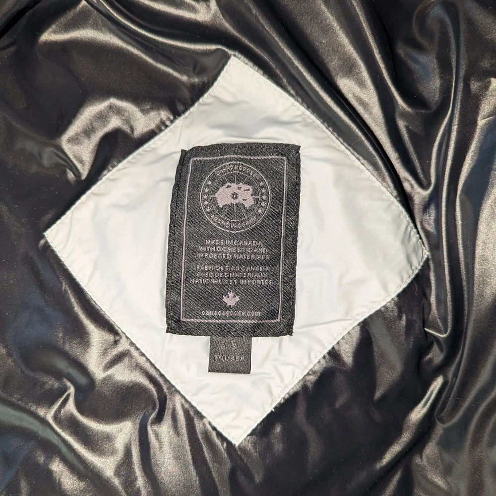 Canada Goose White Puffer Jacket with Hood. Note: This Jacket Runs Small. - Picture 9 of 11